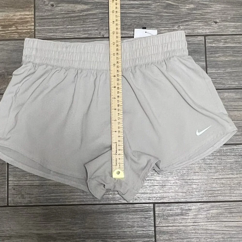 NWT Nike Women's Shorts Medium One Dri-FIT Mid-Rise 3" Brief-Lined DX6010-012 - Picture 15 of 15